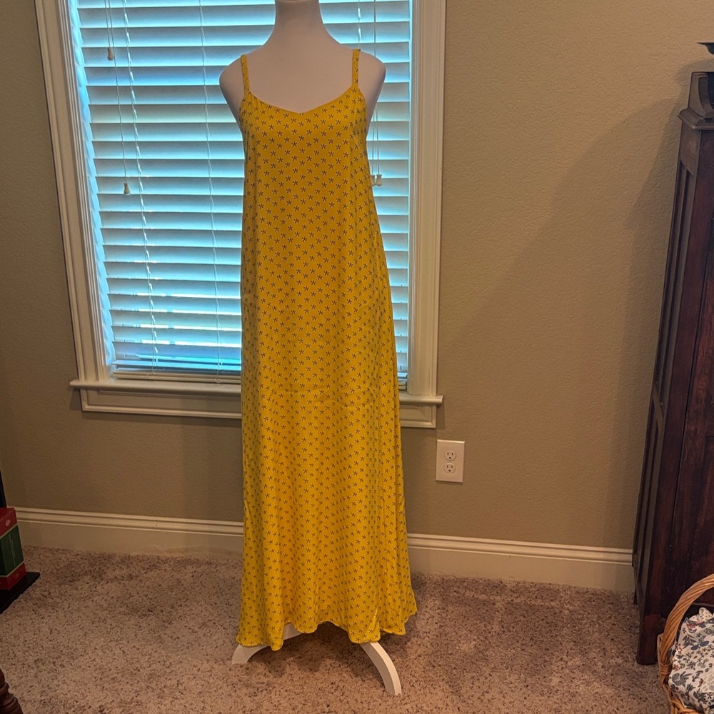 Vibrant Yellow Maxi Dress with Spaghetti Straps